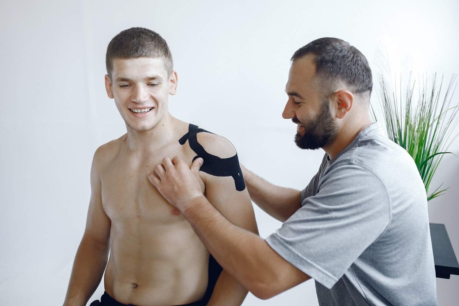 Best Shoulder Pain Physiotherapy Clinic in Greater Noida