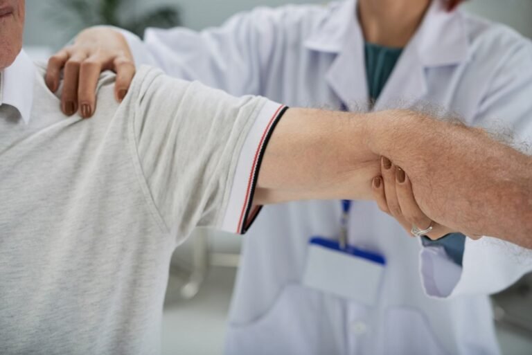 Shoulder Pain Treatment in Greater Noida